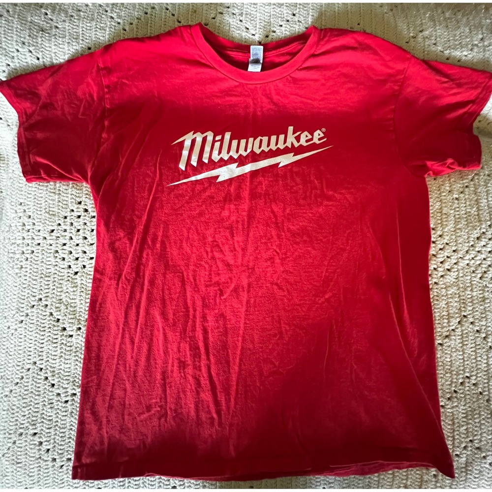 Milwaukee Tool Graphic T-Shirt Mens Large Red Cotton Short Sleeve Logo Workwear